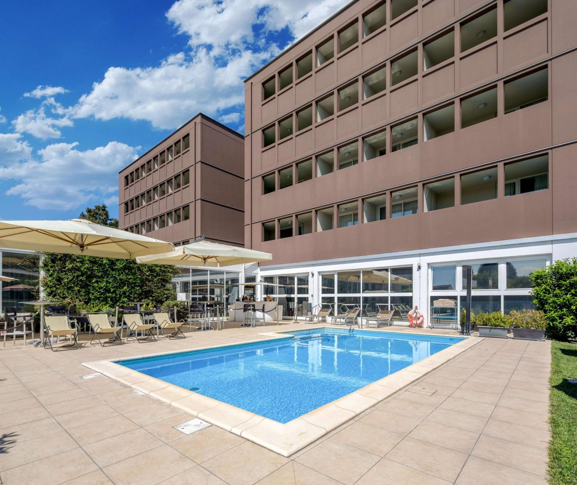 Best Western Plus Hotel Farnese Parma Exterior foto