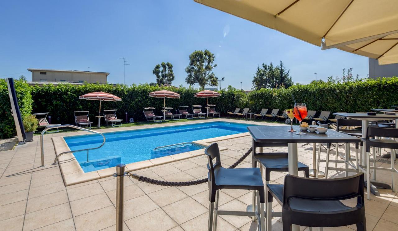 Best Western Plus Hotel Farnese Parma Exterior foto